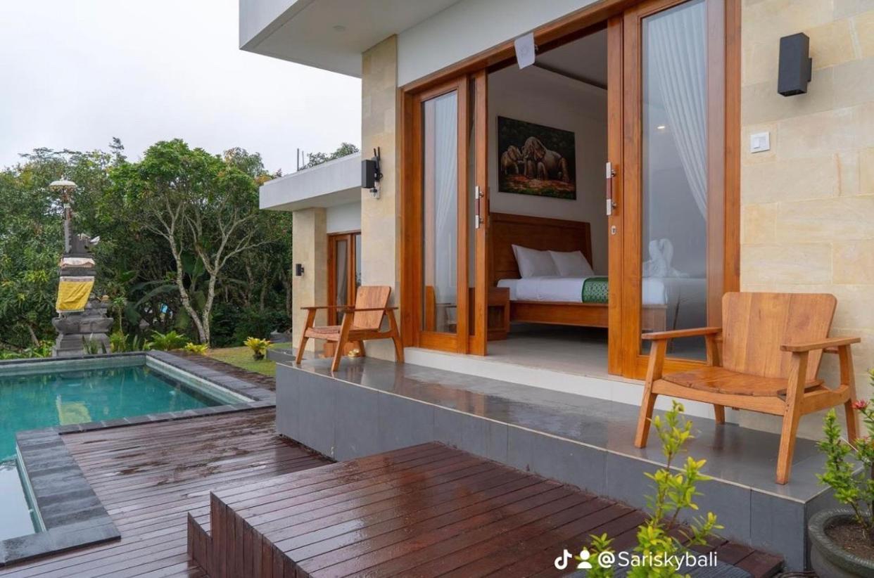 Отель Sari Sky Bali Кубупенлокан Экстерьер фото